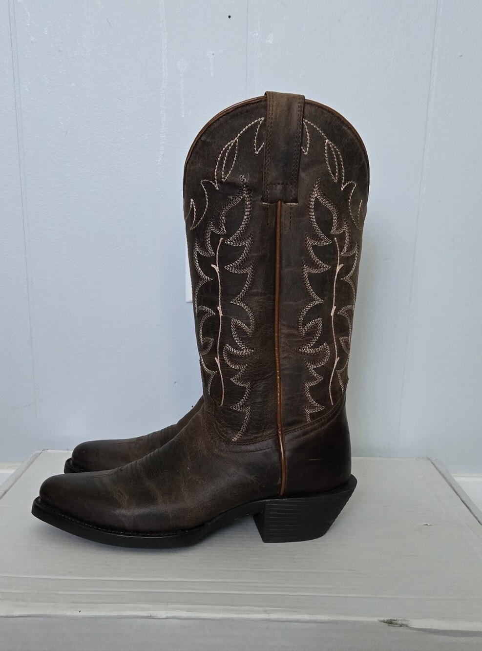 Shyanne Brown Western Embroidered Leather Cowgirl Boots - Picture 3 of 8